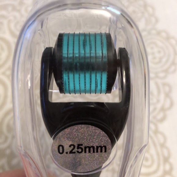 Roselyn Boutique Derma Roller - Picture 8 of 8